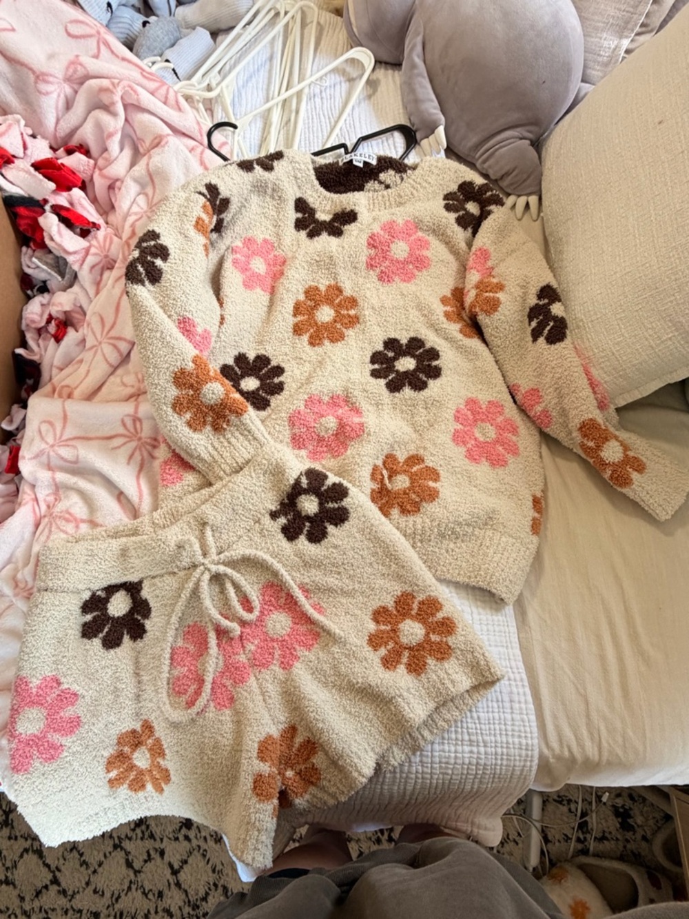 Cozy Floral Fleece Set - Cream Sweater & Shorts